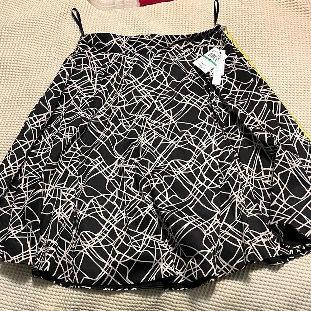 Amanda & Chelsea Black and White Skirt